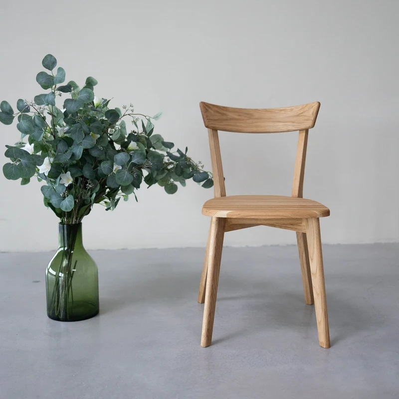Set da 2 o 4 sedie da pranzo in rovere massiccio VICTORIA | NordicStory