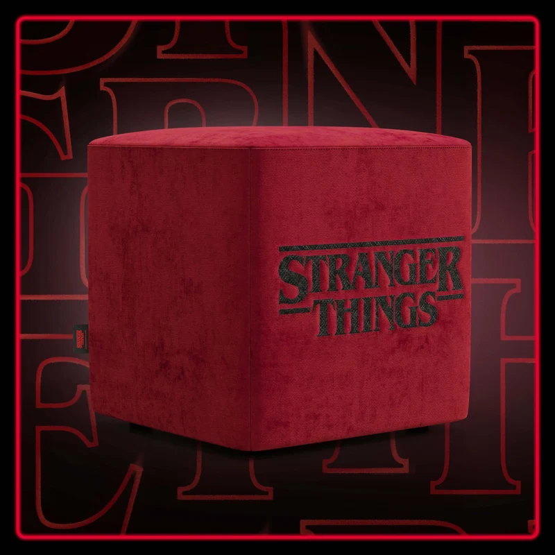 Cube pouf Stranger Things Edition - Il design incontra la leggenda in tessuto smacchiabile rosso