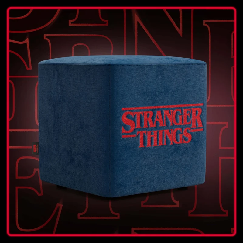 Cube pouf Stranger Things Edition - Il design incontra la leggenda in tessuto smacchiabile blu